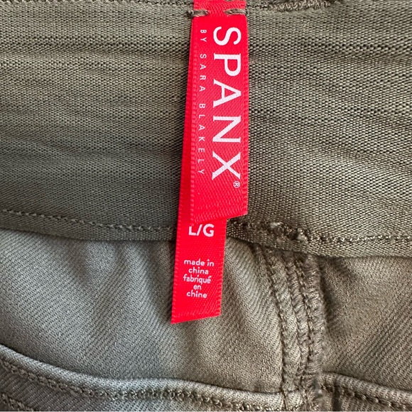 SPANX Stretch Twill Cargo Pants Olive Green Size Large Classic Cargo Neutral - Picture 4 of 8